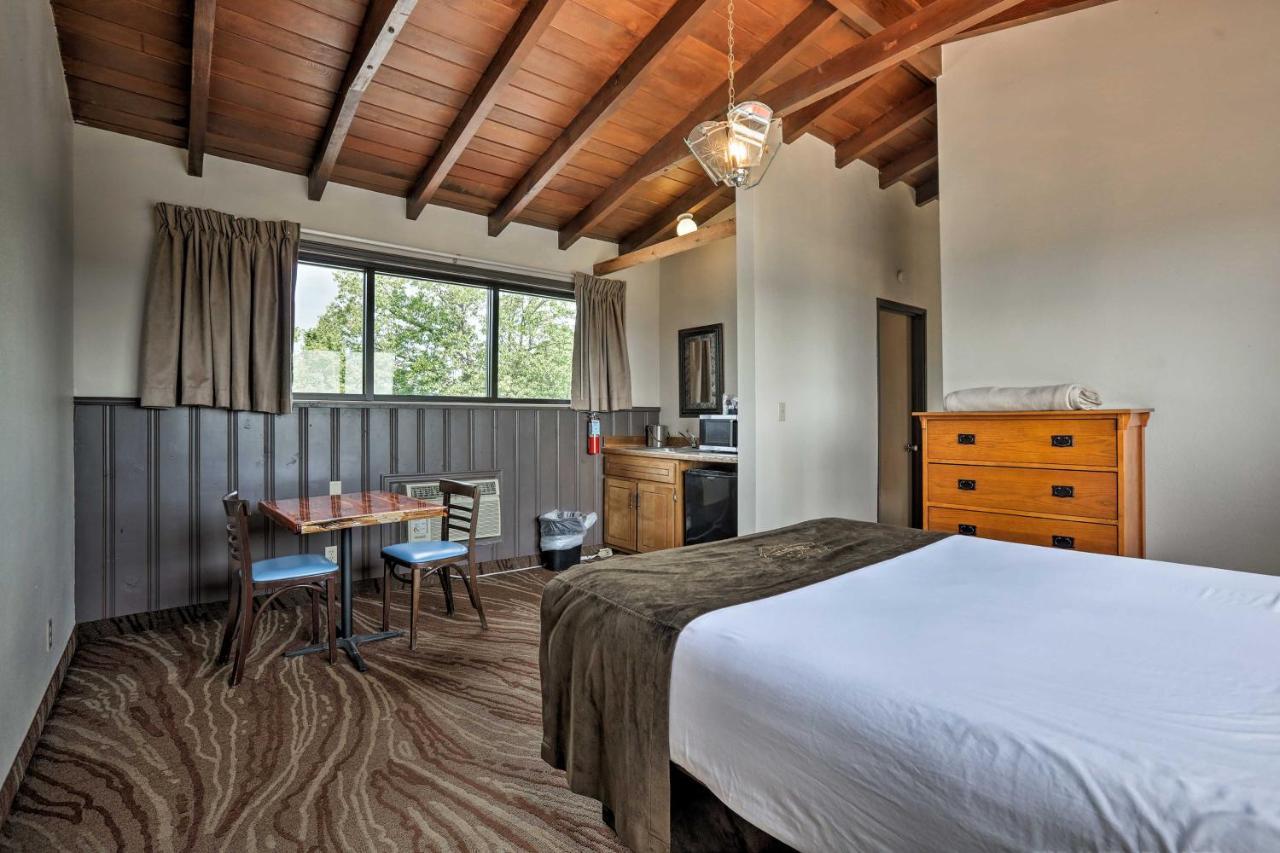 Burkesville Apt With Deck, Views And Pool Access! 外观 照片
