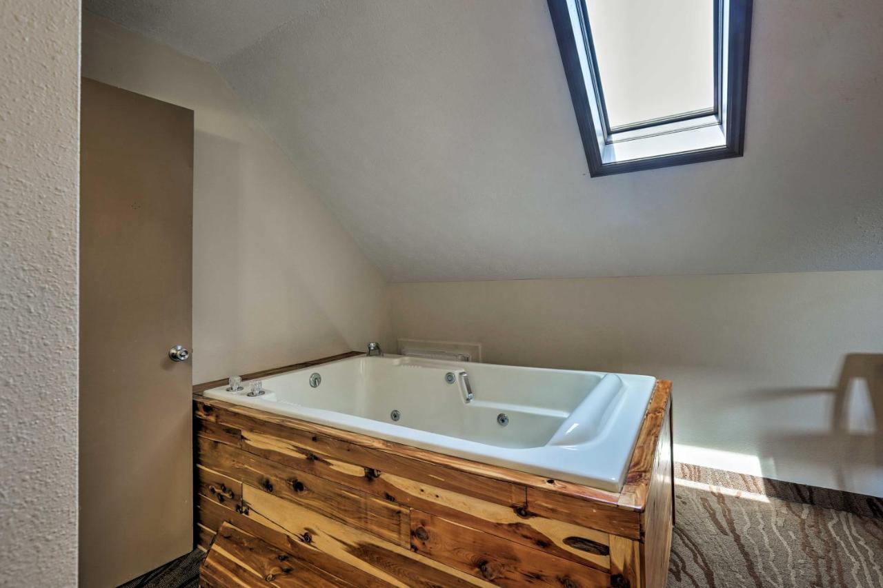 Burkesville Apt With Deck, Views And Pool Access! 外观 照片