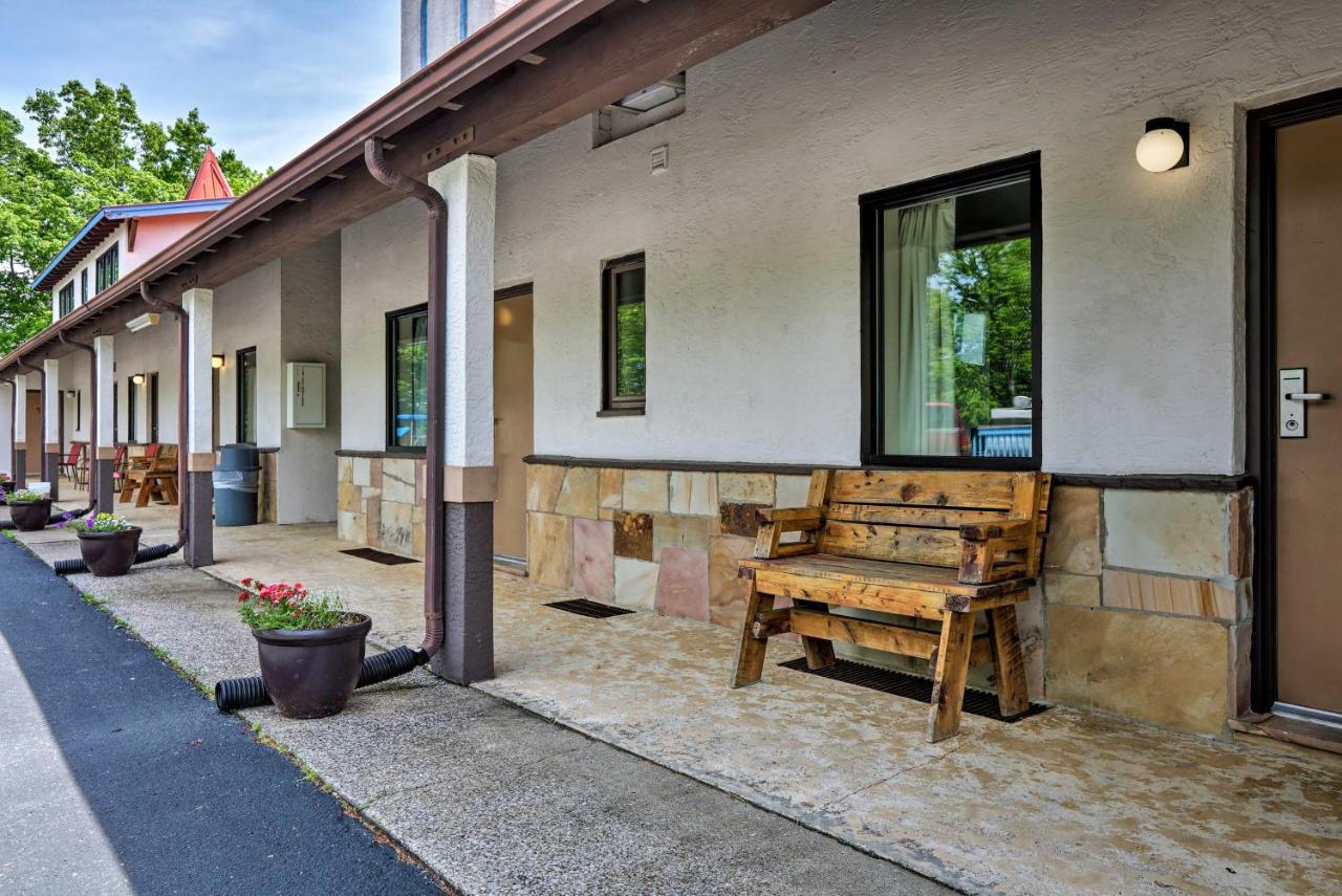 Burkesville Apt With Deck, Views And Pool Access! 外观 照片
