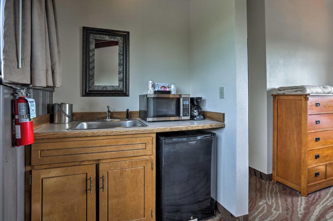Burkesville Apt With Deck, Views And Pool Access! 外观 照片